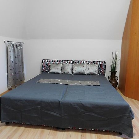 Tulipan Apartman บาลาโตนัลมาดี ภายนอก รูปภาพ